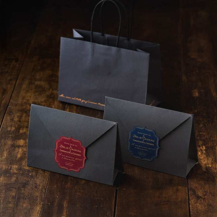 グレーのプチカートン